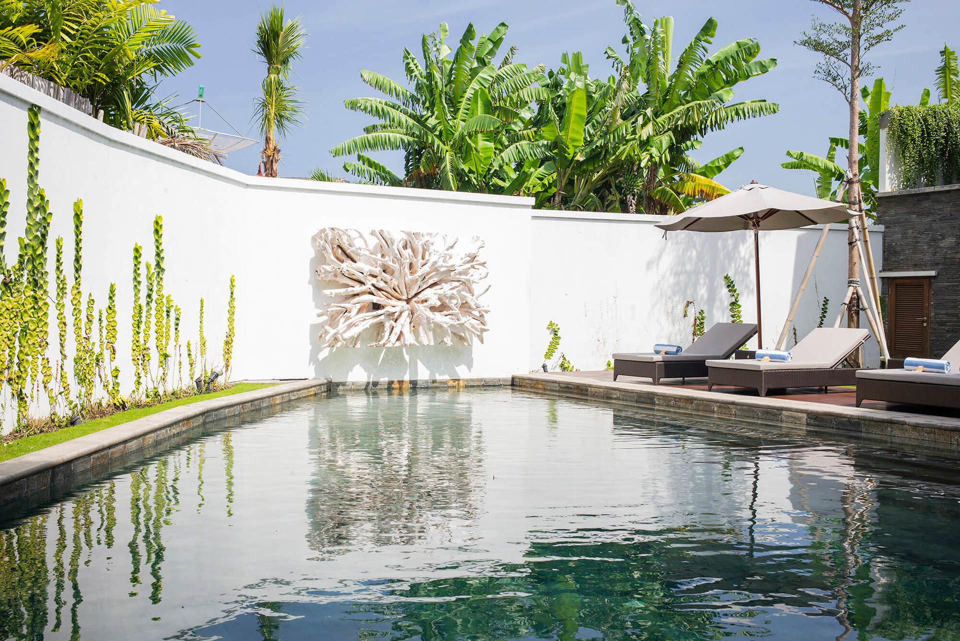 Stilvolle Strandvilla mit Pool und atemberaubender Aussicht – Bali Villa 1068