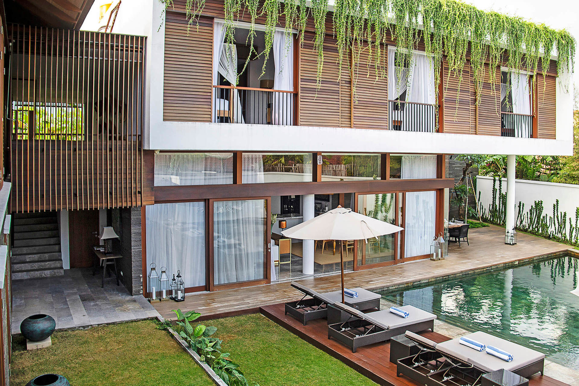 Stilvolle Strandvilla mit Pool und atemberaubender Aussicht – Bali Villa 1068