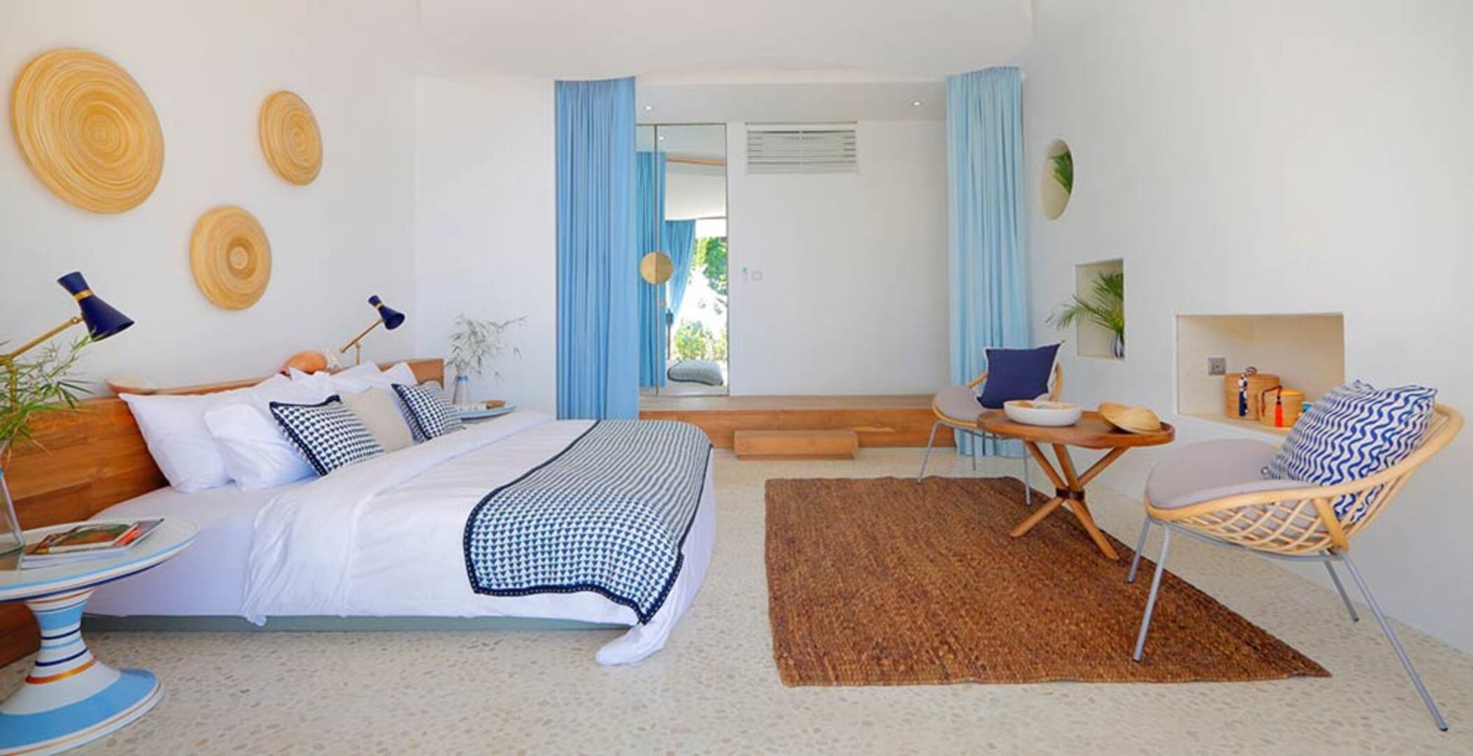 Nur wenige Schritte vom Meer entfernt, in Luxus gehüllt – Bali Villa 1073