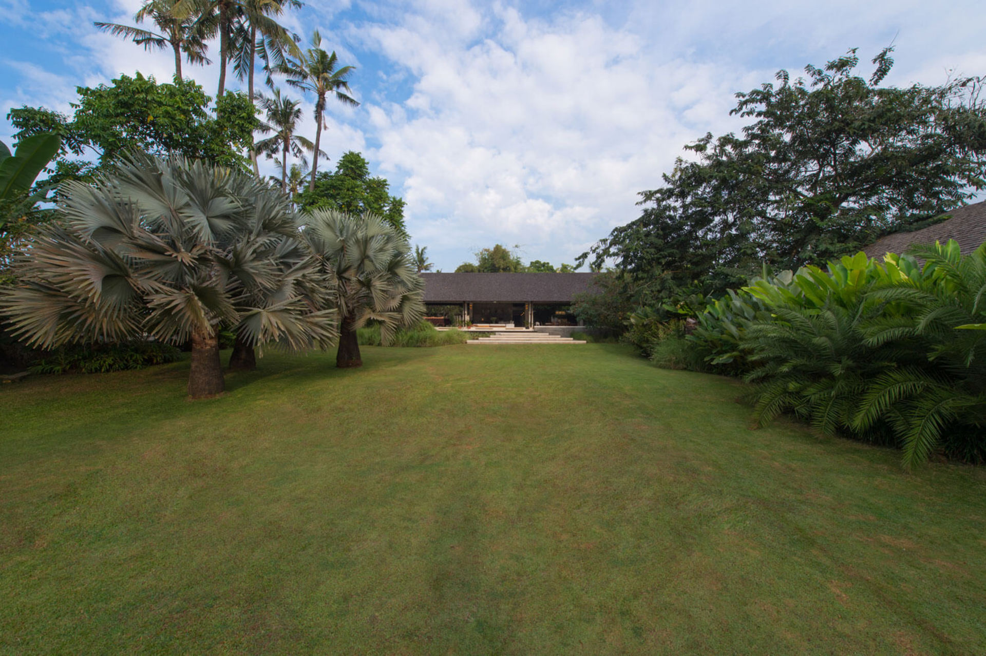 Luxus, der in der Ruhe verwurzelt ist – Bali Villa 1074
