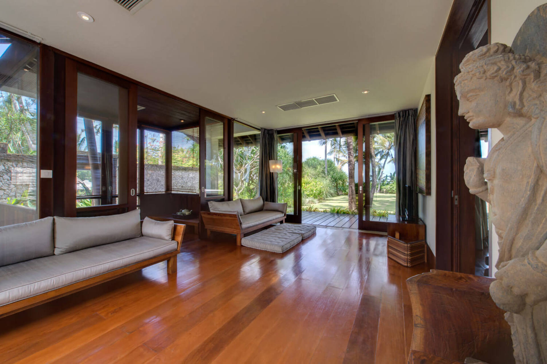 Luxus, der in der Ruhe verwurzelt ist – Bali Villa 1074