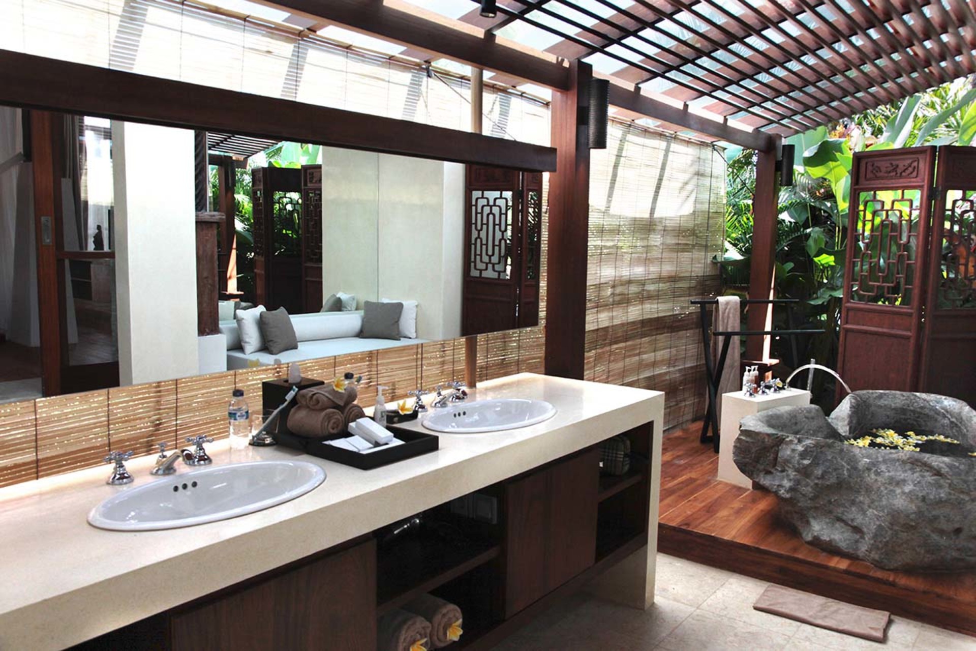 Ein privater Zufluchtsort auf Bali, nur wenige Schritte vom Meer entfernt – 1081