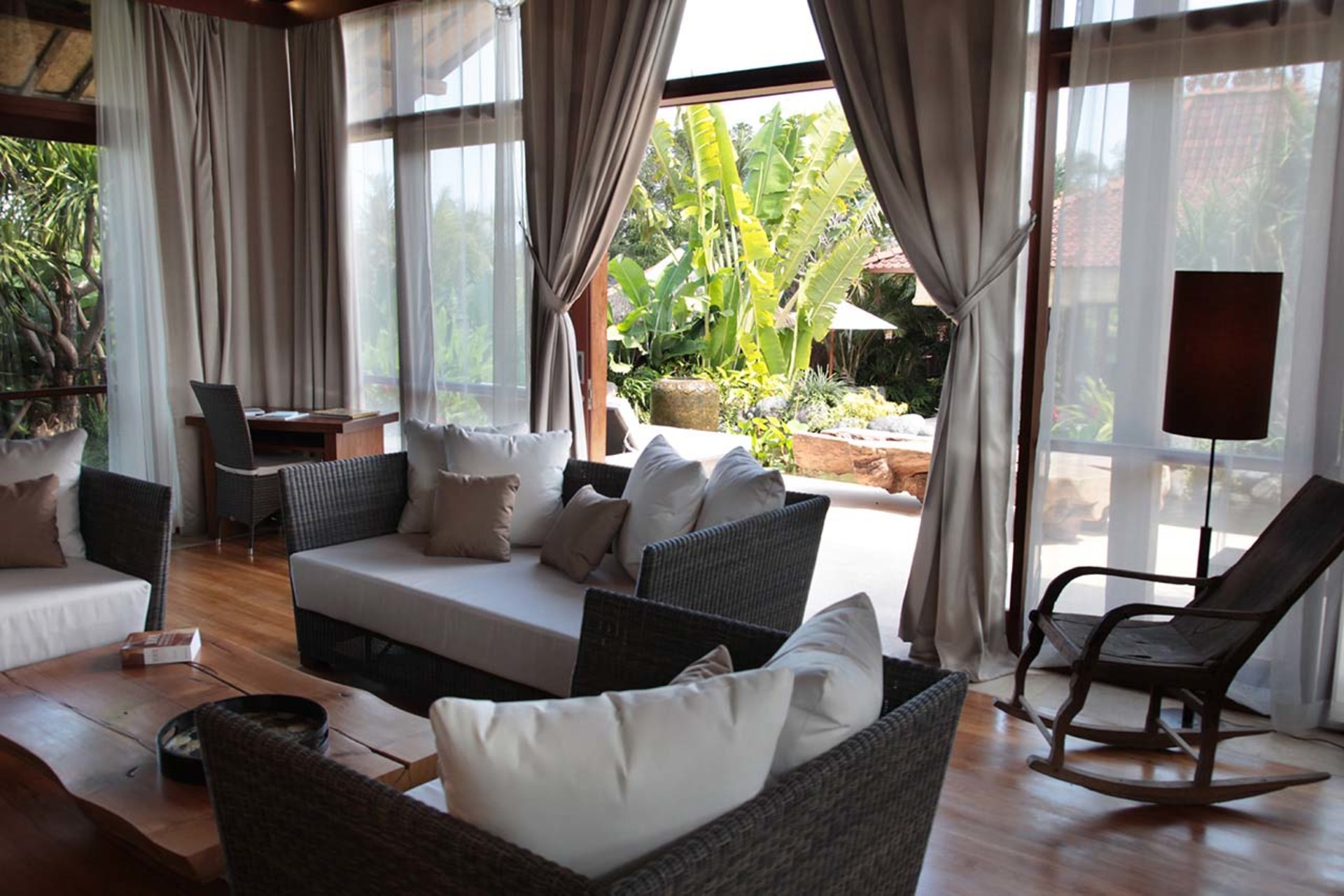 Ein privater Zufluchtsort auf Bali, nur wenige Schritte vom Meer entfernt – 1081