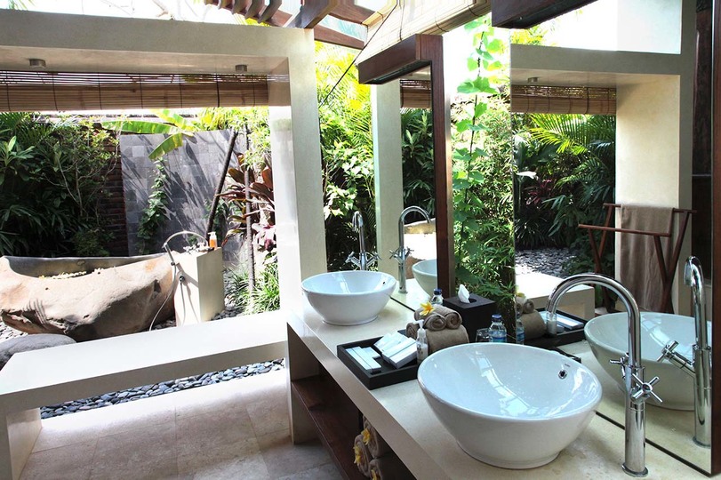 Ein privater Zufluchtsort auf Bali, nur wenige Schritte vom Meer entfernt – 1081