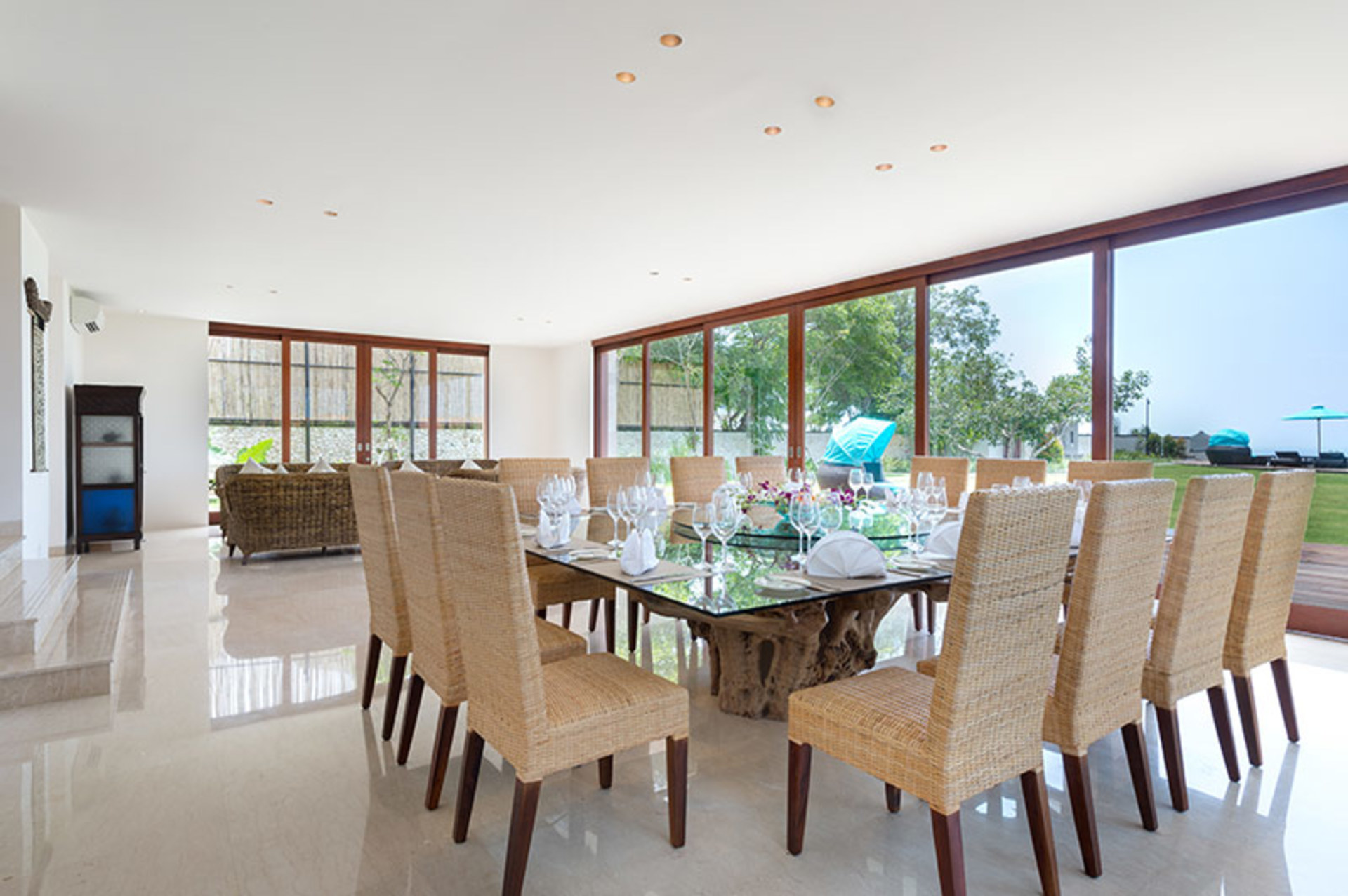 Abgeschiedene Eleganz mit Meerblick – Bali Villa 1090