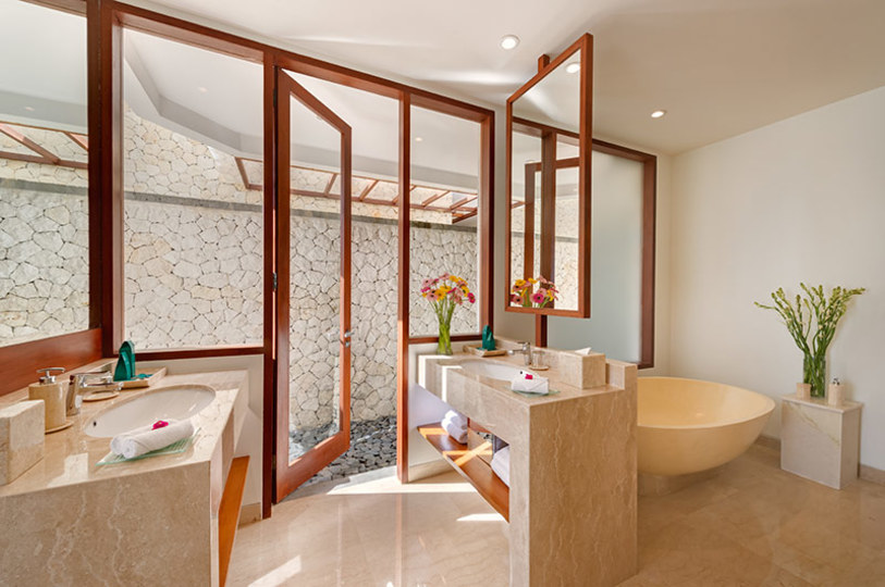 Abgeschiedene Eleganz mit Meerblick – Bali Villa 1090