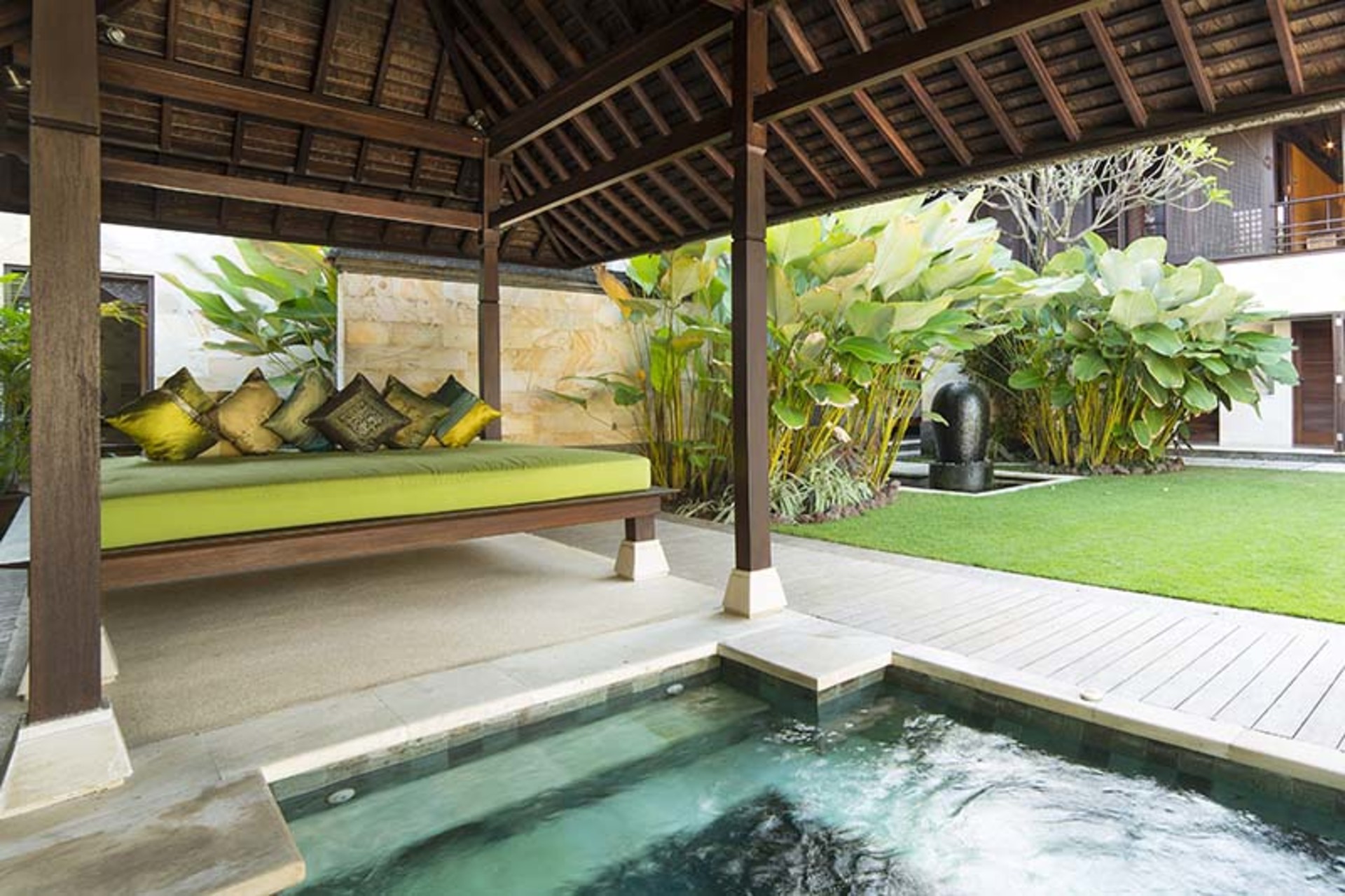 Elegante Küstenvilla mit Whirlpool – Bali Villa 1111