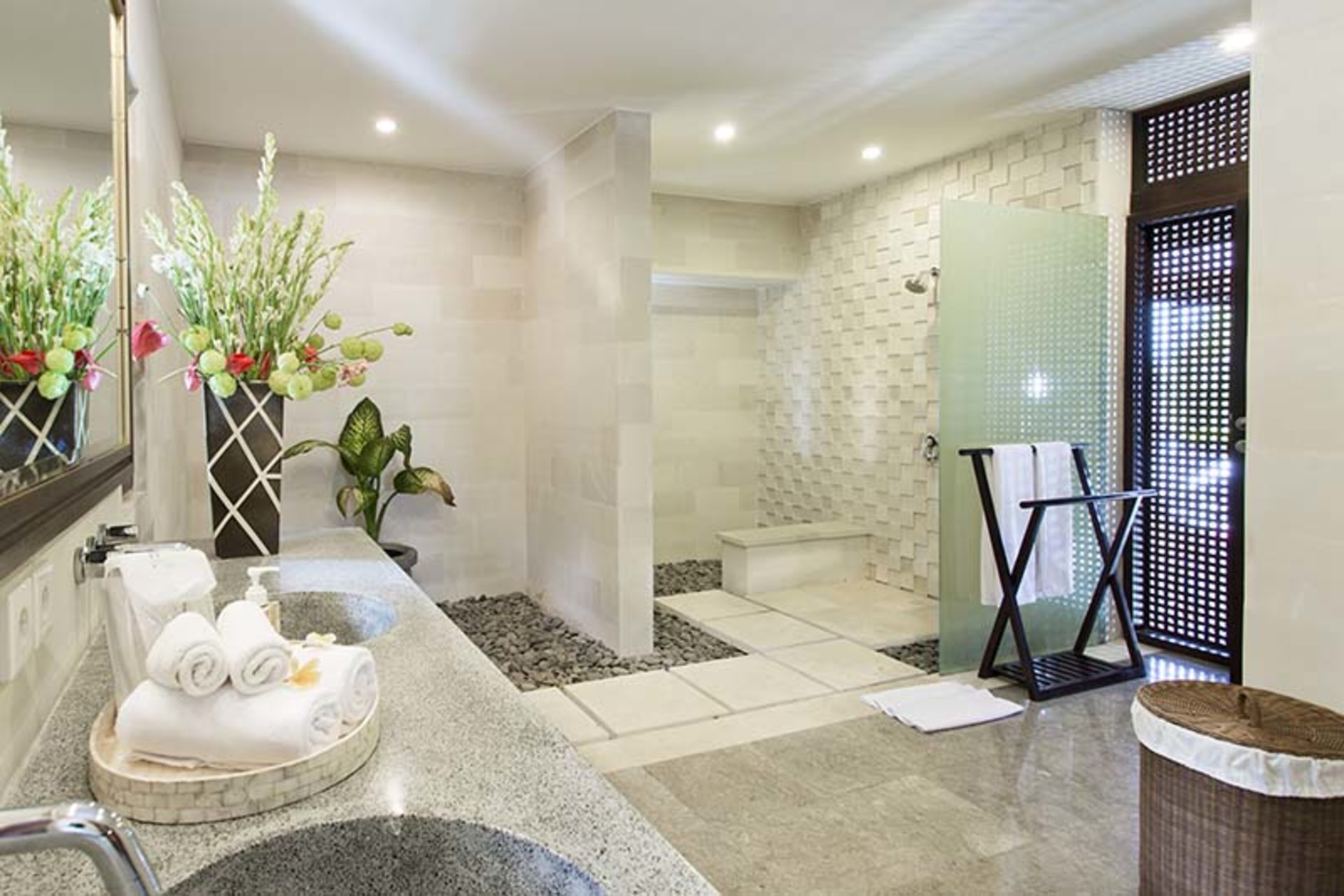 Elegante Küstenvilla mit Whirlpool – Bali Villa 1111