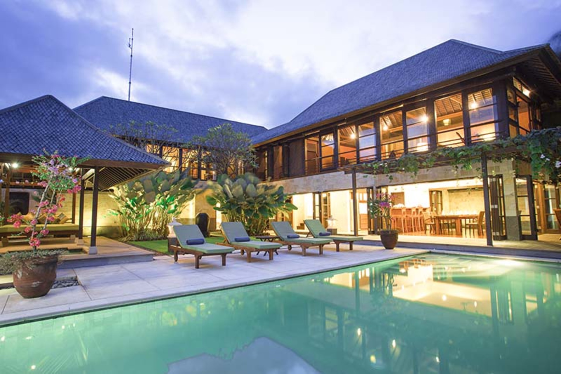 Elegante Küstenvilla mit Whirlpool – Bali Villa 1111