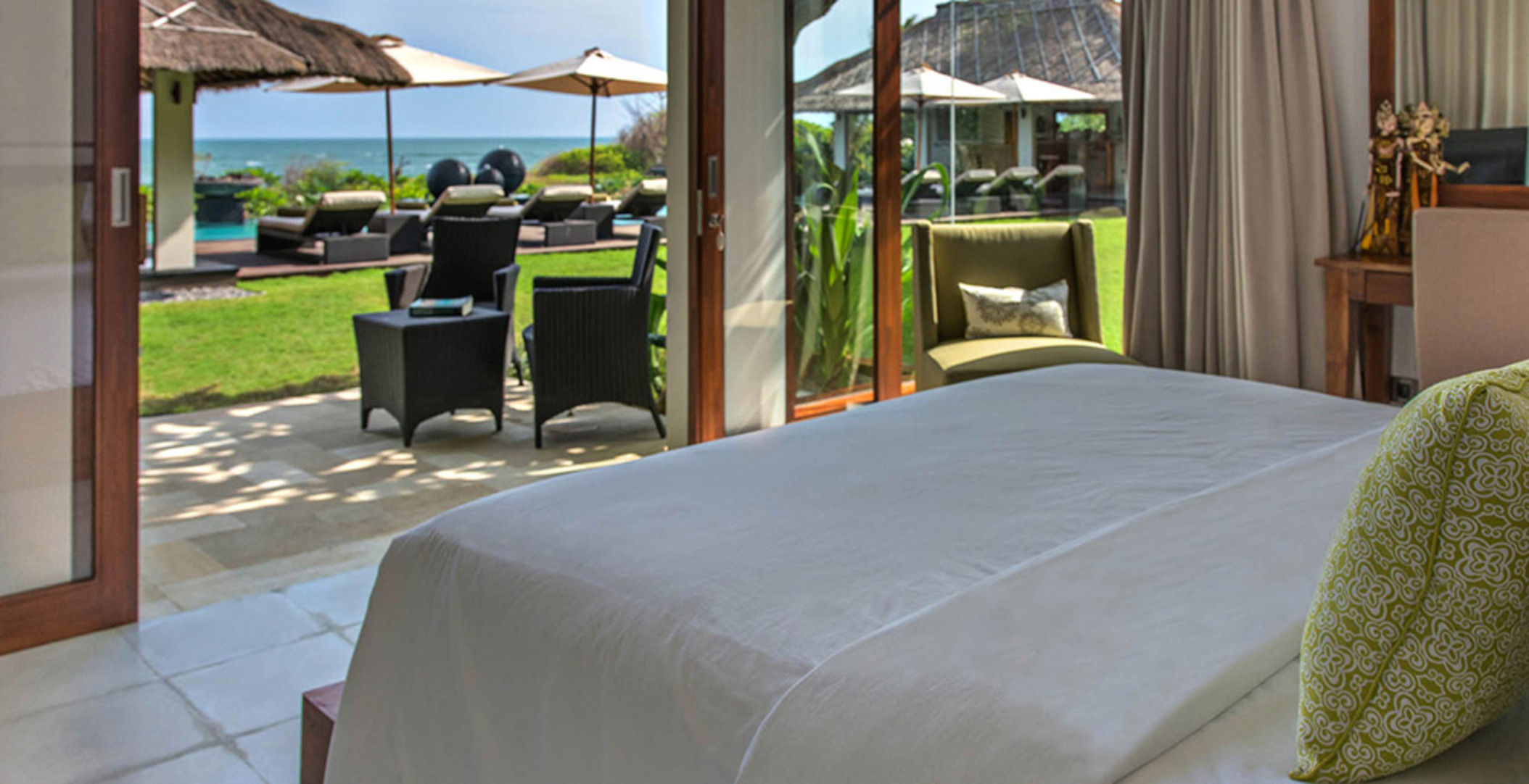 Üppige Gärten mit Meerblick - Bali Villa 1116