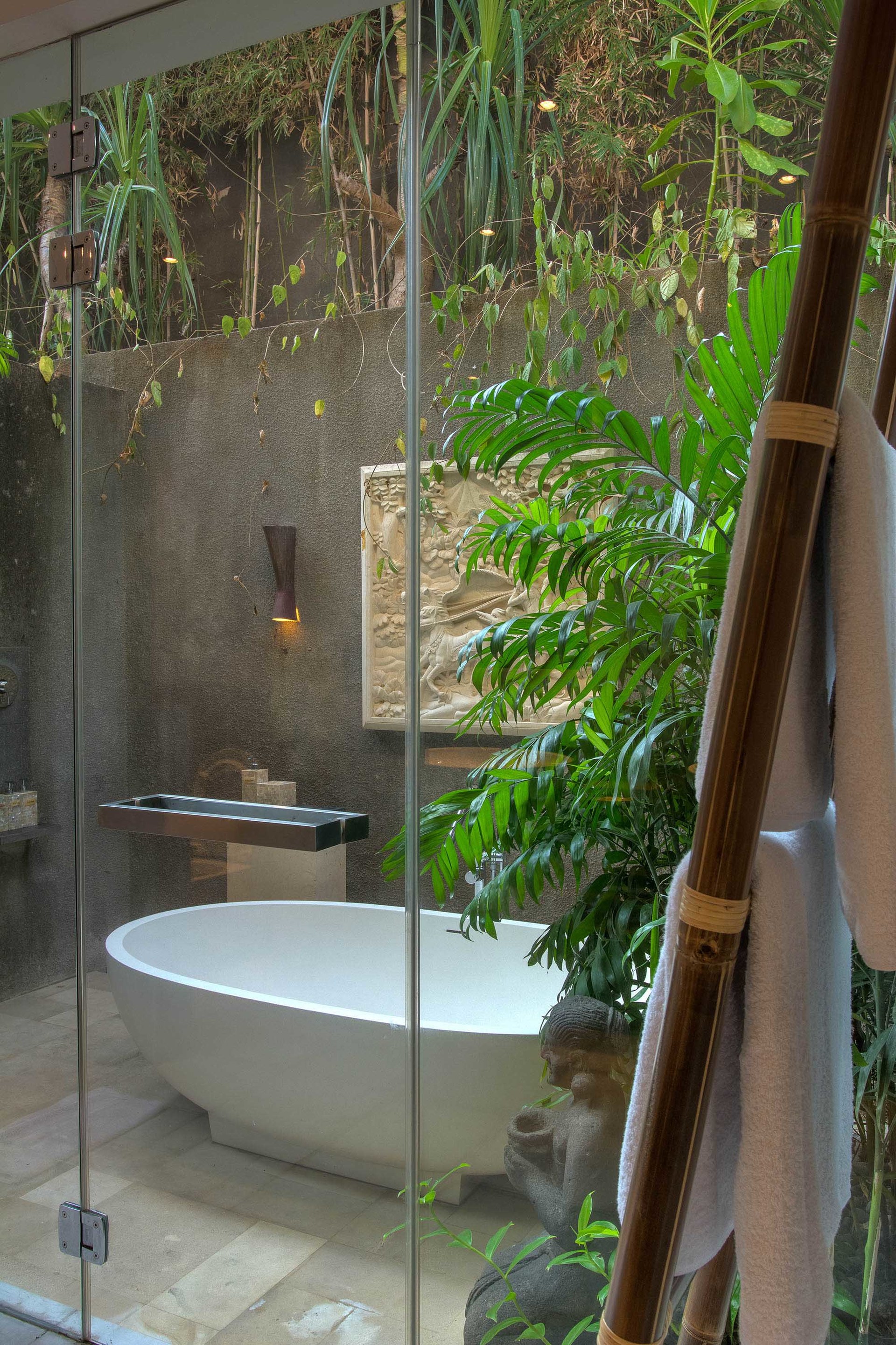 Üppige Gärten mit Meerblick - Bali Villa 1116