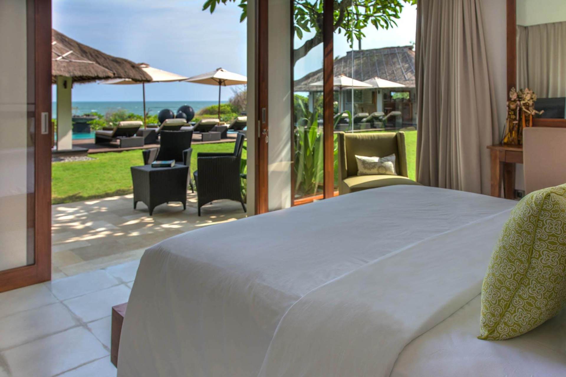 Üppige Gärten mit Meerblick - Bali Villa 1116