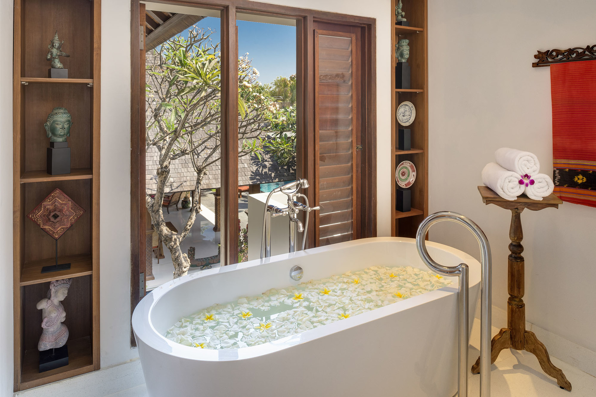 Ruhiger Luxus in üppigen Gärten – Bali Villa 1124