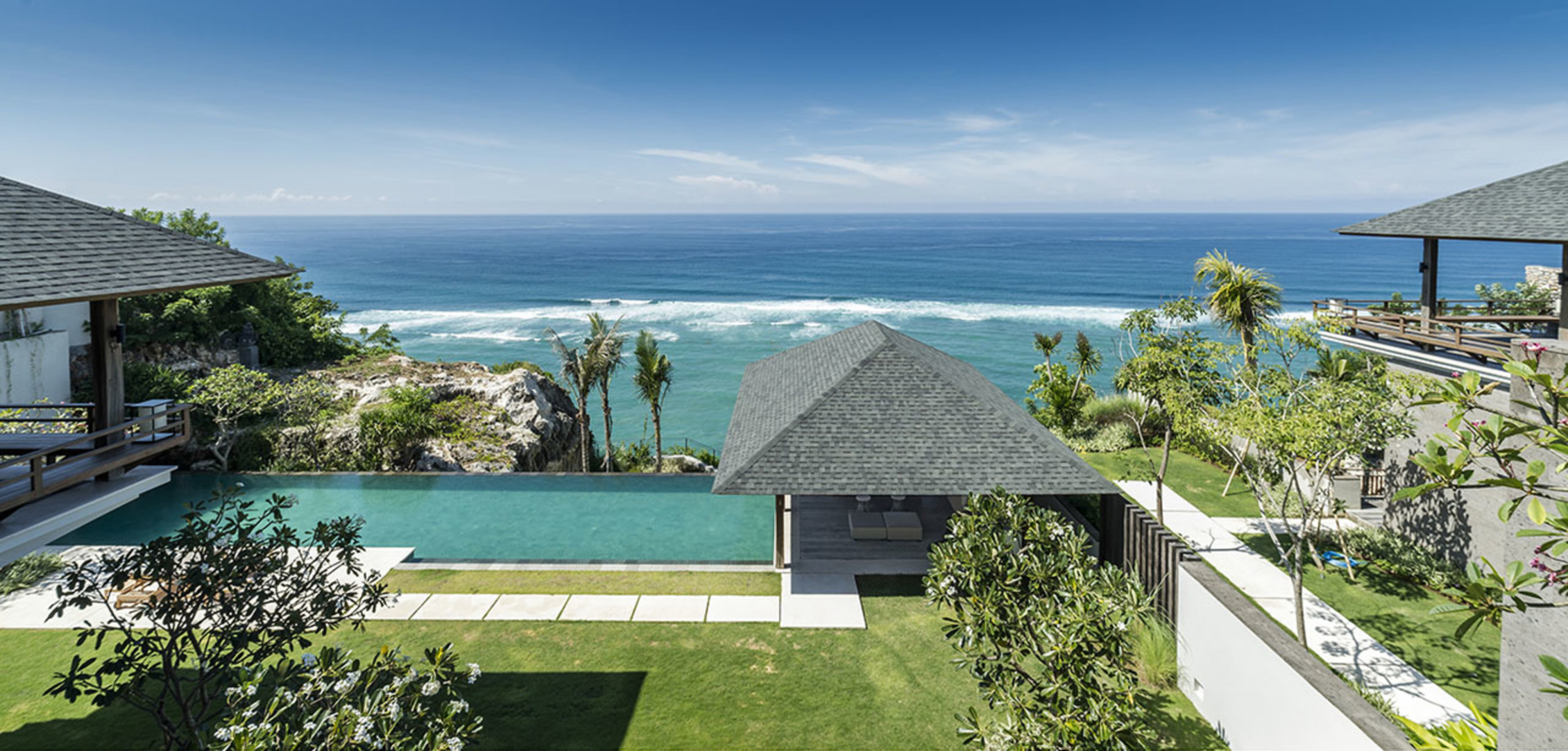 Erleben Sie ultimativen Luxus am Strand – Bali Villa 1129