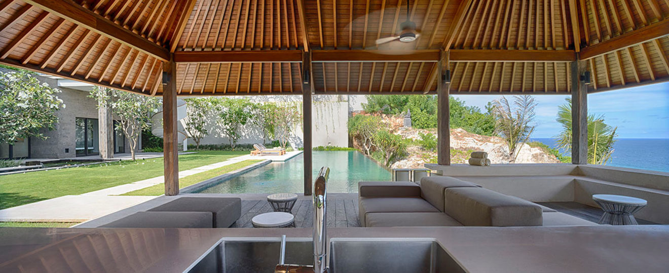 Erleben Sie ultimativen Luxus am Strand – Bali Villa 1129