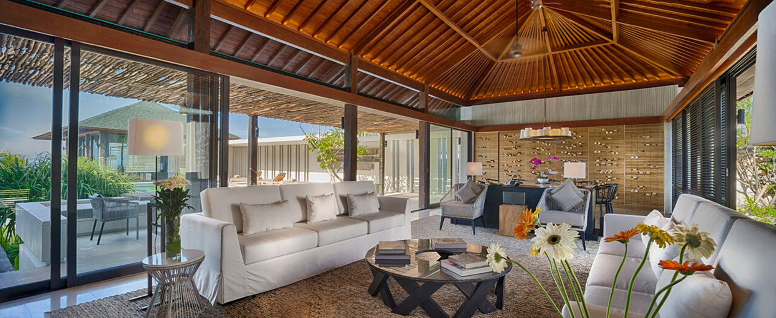 Erleben Sie ultimativen Luxus am Strand – Bali Villa 1129