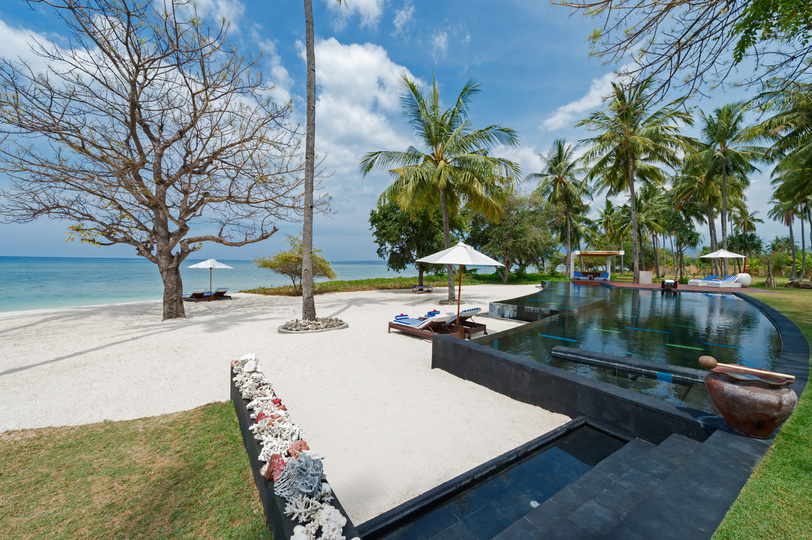 Luxus-Fluchtvilla mit Meerblick in Lombok, 1133