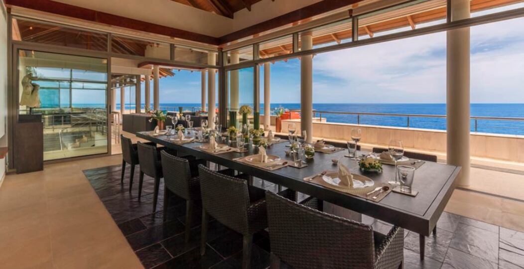 Sie und Ihre Familie werden einen Traumurlaub in dieser Luxusvilla 1013 mit 9 Schlafzimmern in Phuket verbringen.
