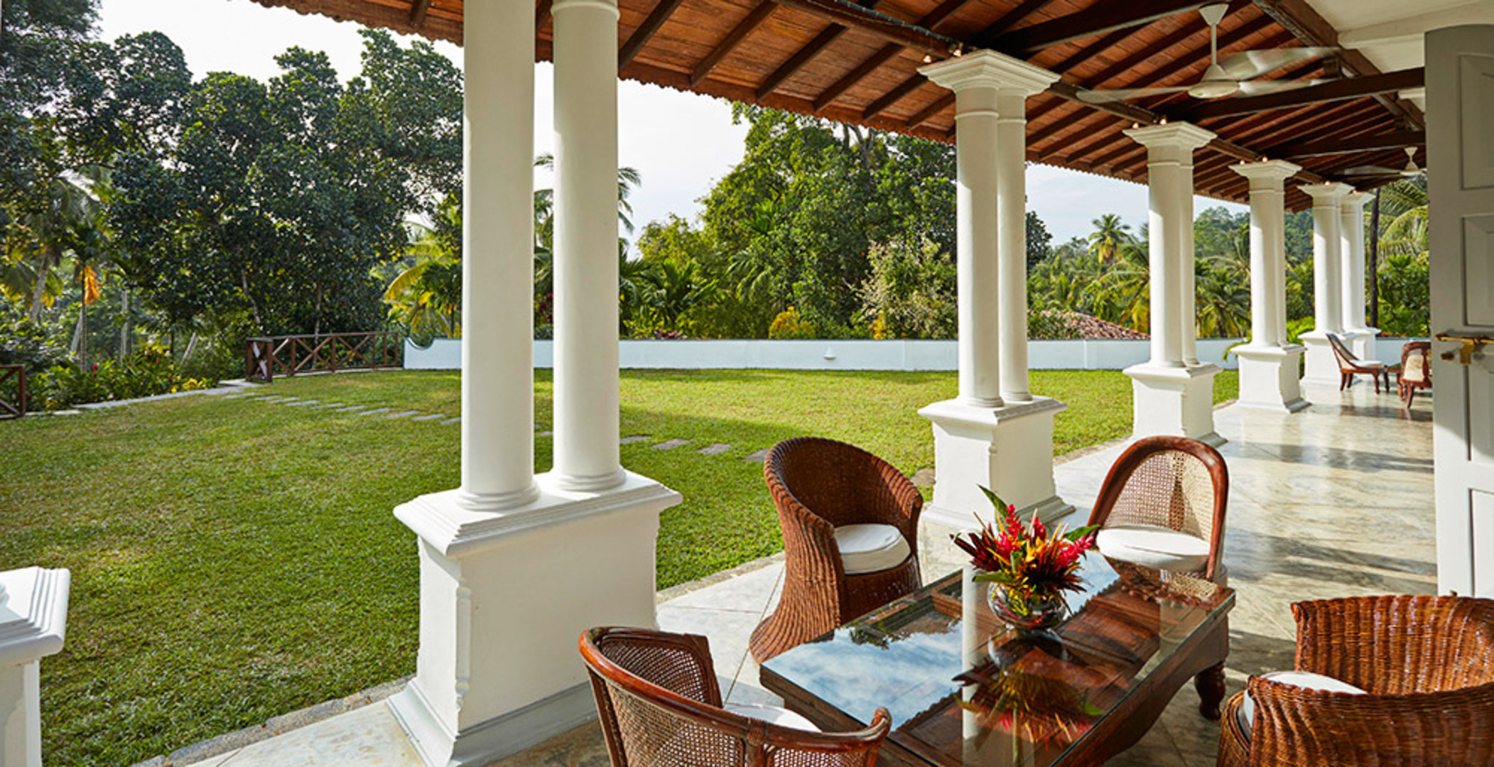 Mieten Sie diese Luxusvilla mit Familie und Freunden, mit 24/7-Concierge und Privatkoch, Villa Pooja Kanda