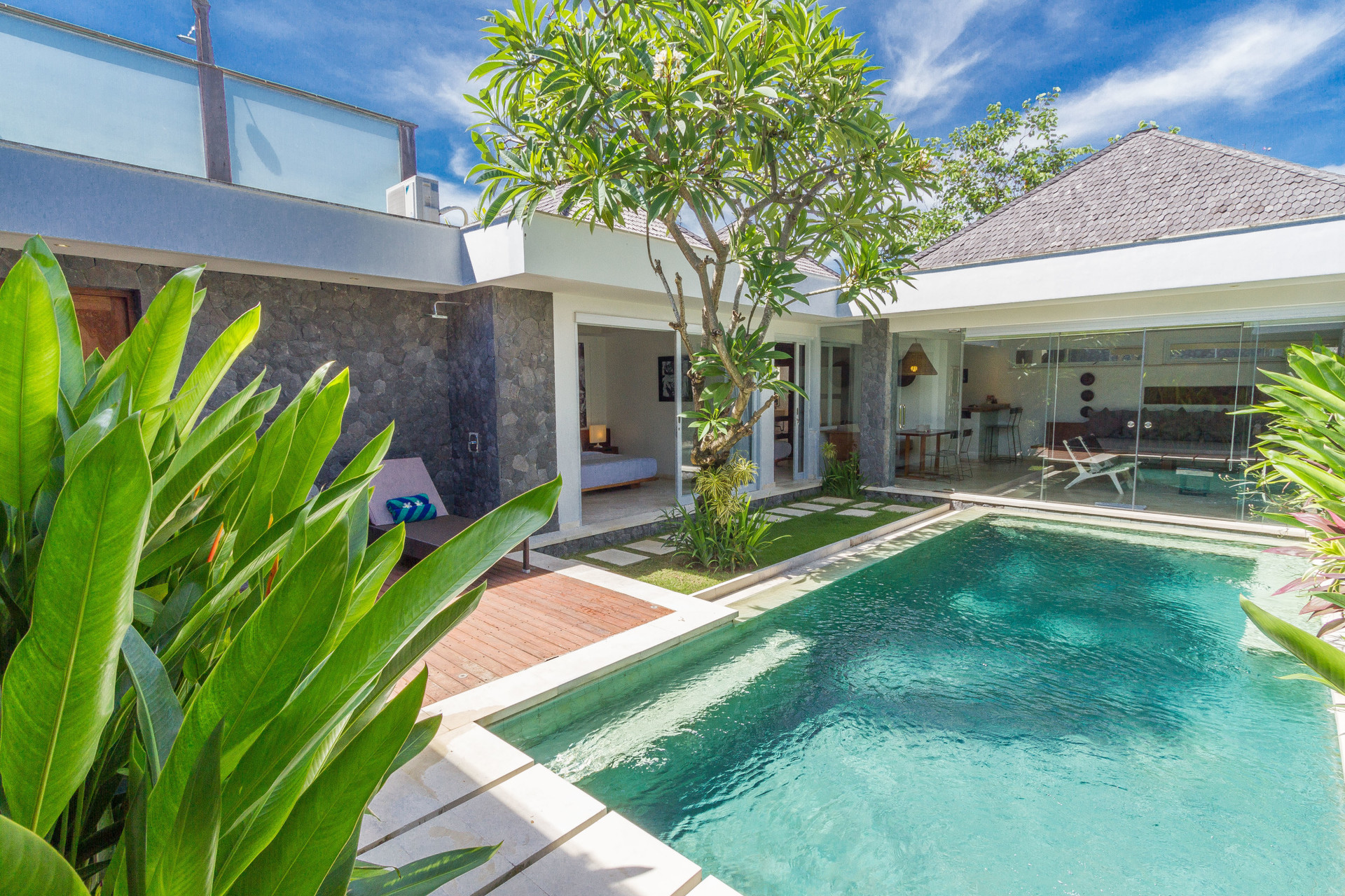 Luxuriöse Ferienvilla in Seminyak günstiger als ein Hotel, Bali Villa 1146