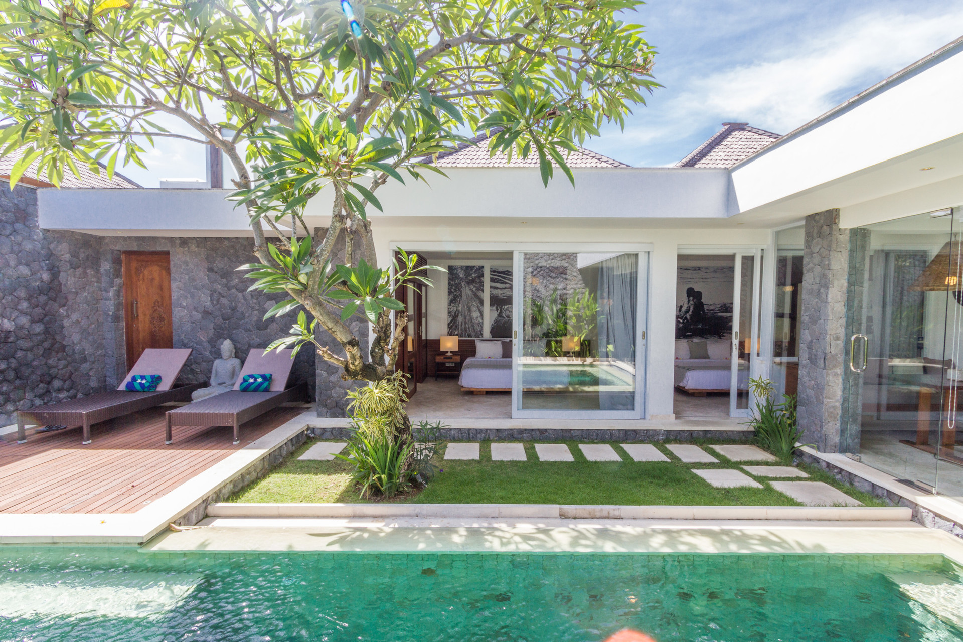 Luxuriöse Ferienvilla in Seminyak günstiger als ein Hotel, Bali Villa 1146