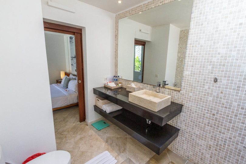 Luxuriöse Ferienvilla in Seminyak günstiger als ein Hotel, Bali Villa 1146