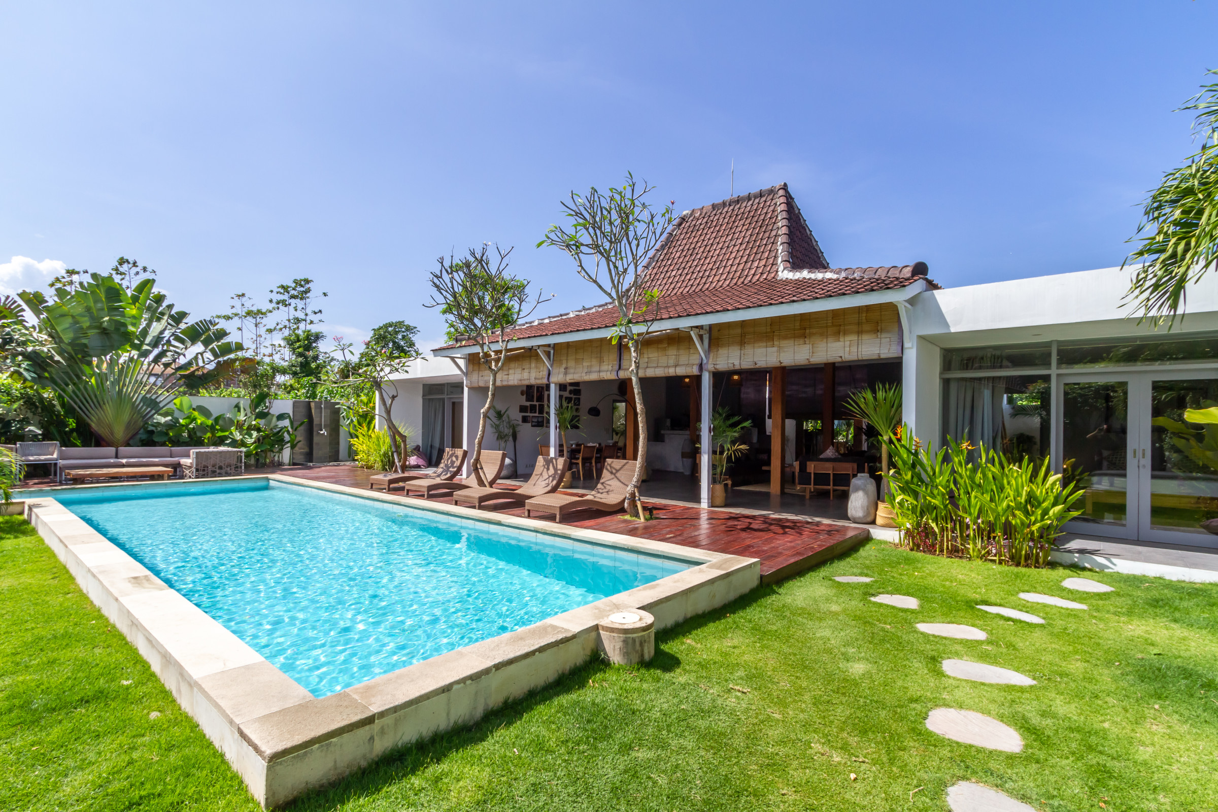 Mieten Sie Ihre 5-Sterne-Privatvilla in Seminyak, Bali Villa 1153