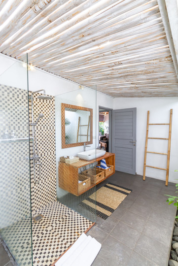 Mieten Sie Ihre 5-Sterne-Privatvilla in Seminyak, Bali Villa 1153