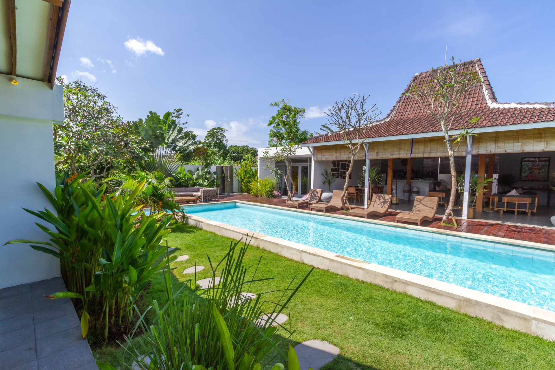 Mieten Sie Ihre 5-Sterne-Privatvilla in Seminyak, Bali Villa 1153