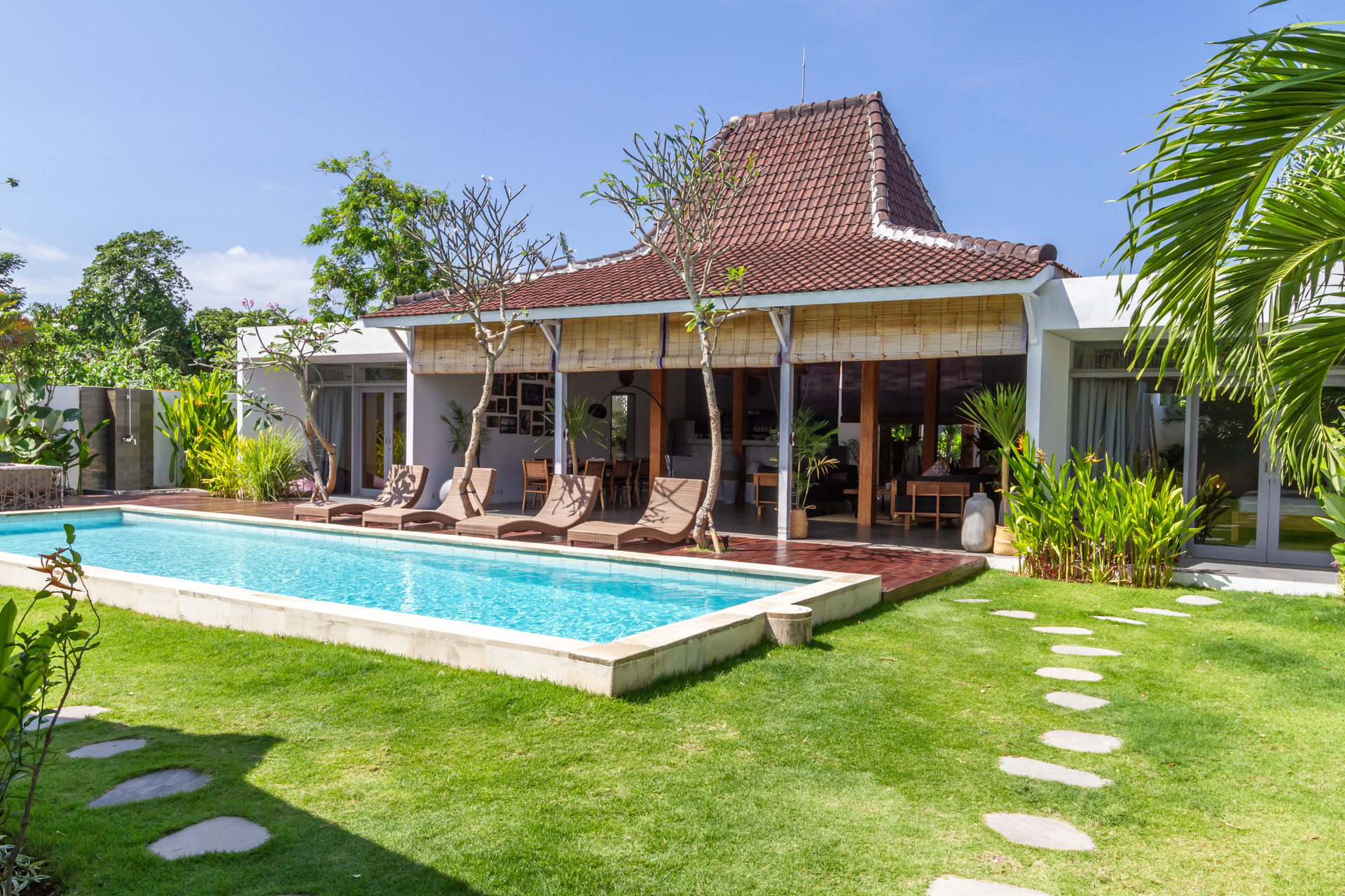 Mieten Sie Ihre 5-Sterne-Privatvilla in Seminyak, Bali Villa 1153