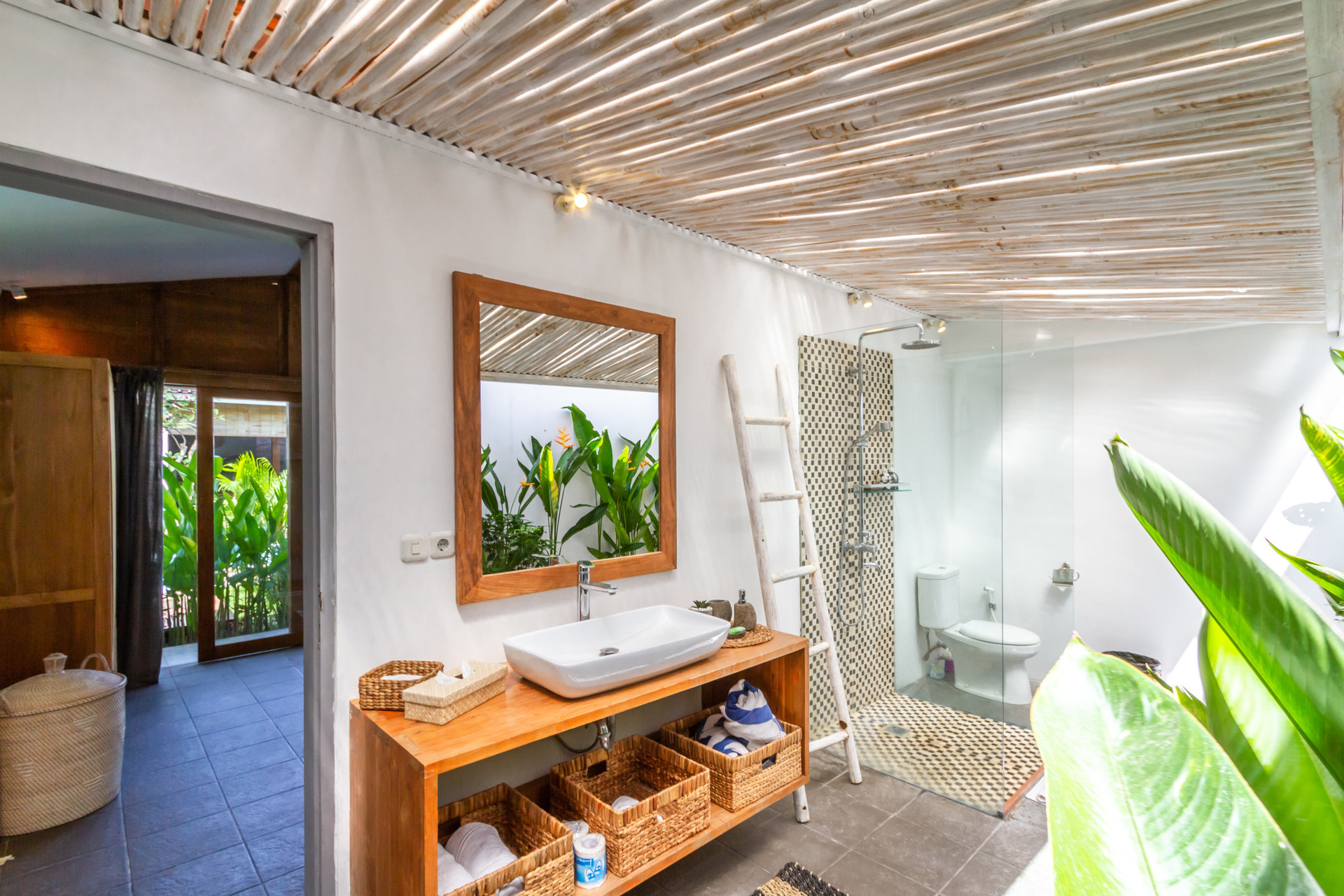 Mieten Sie Ihre 5-Sterne-Privatvilla in Seminyak, Bali Villa 1153