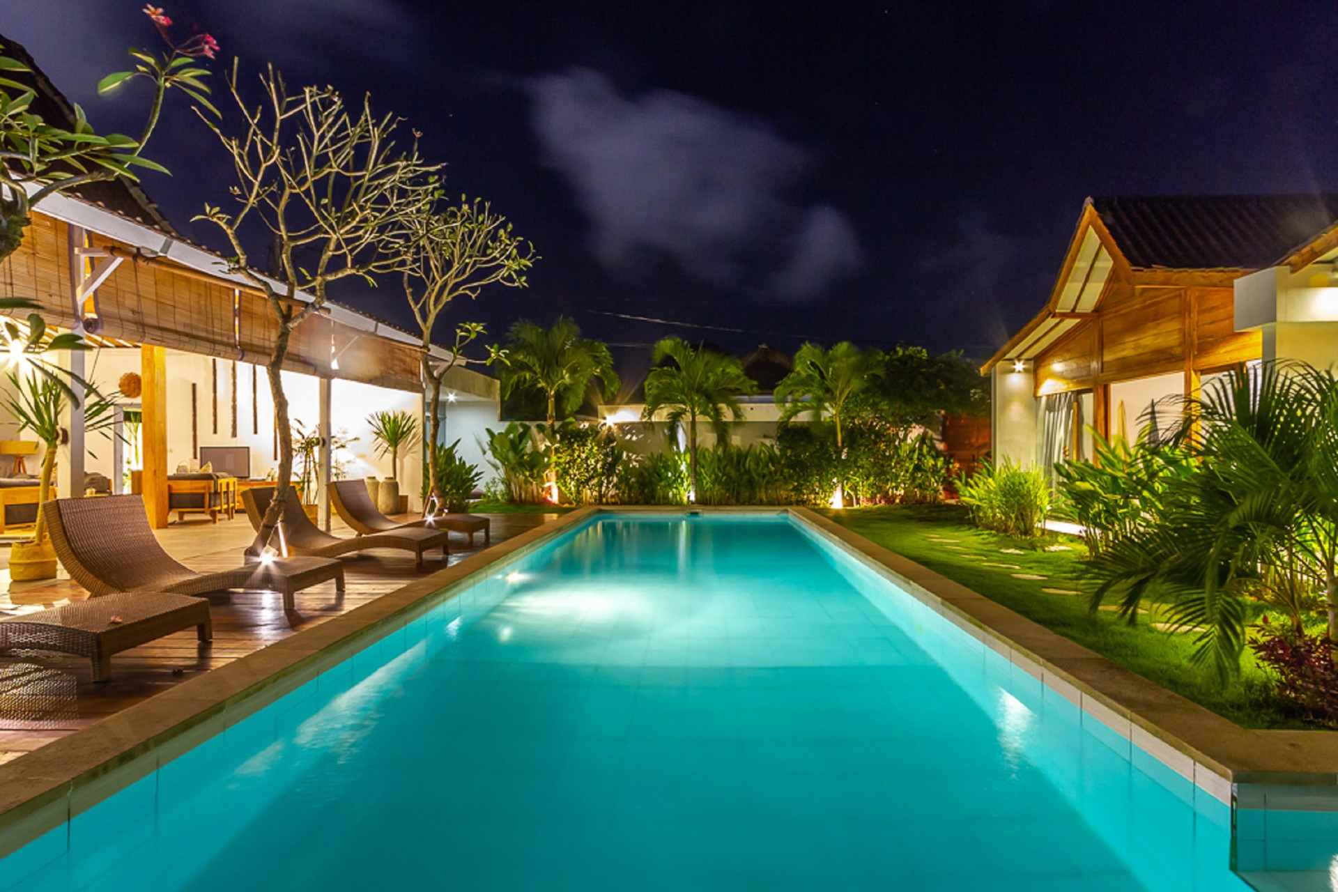 Mieten Sie Ihre 5-Sterne-Privatvilla in Seminyak, Bali Villa 1153