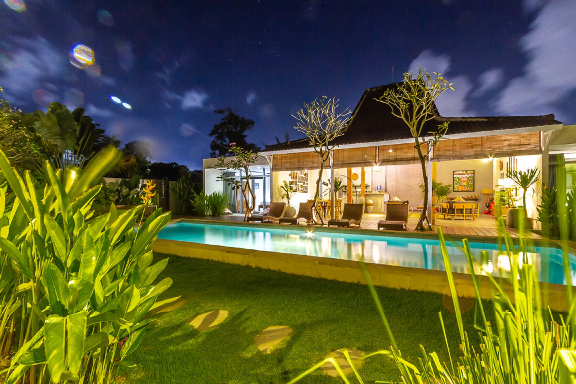 Mieten Sie Ihre 5-Sterne-Privatvilla in Seminyak, Bali Villa 1153
