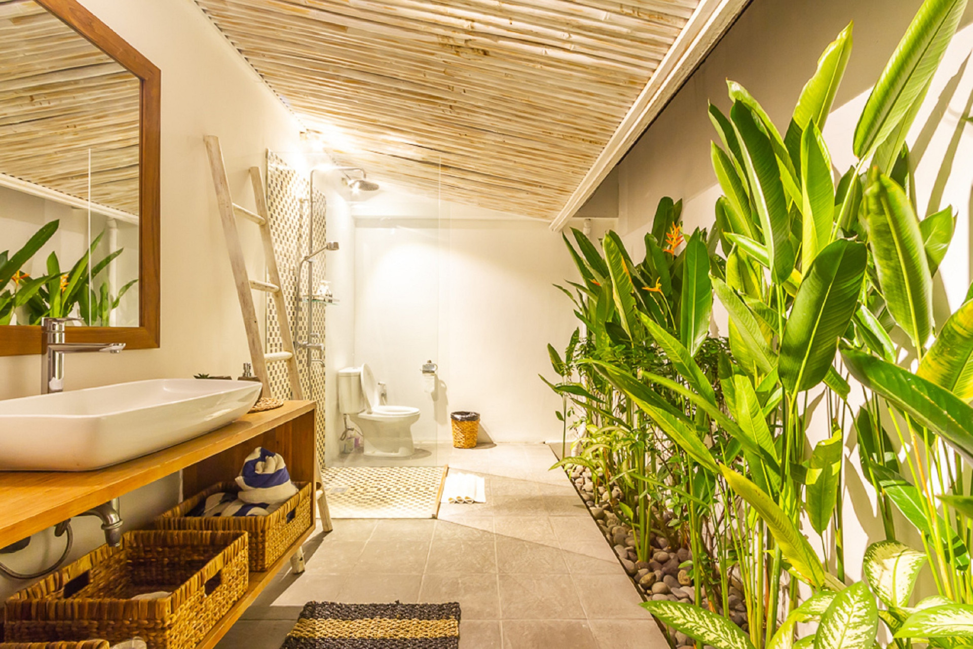 Mieten Sie Ihre 5-Sterne-Privatvilla in Seminyak, Bali Villa 1153