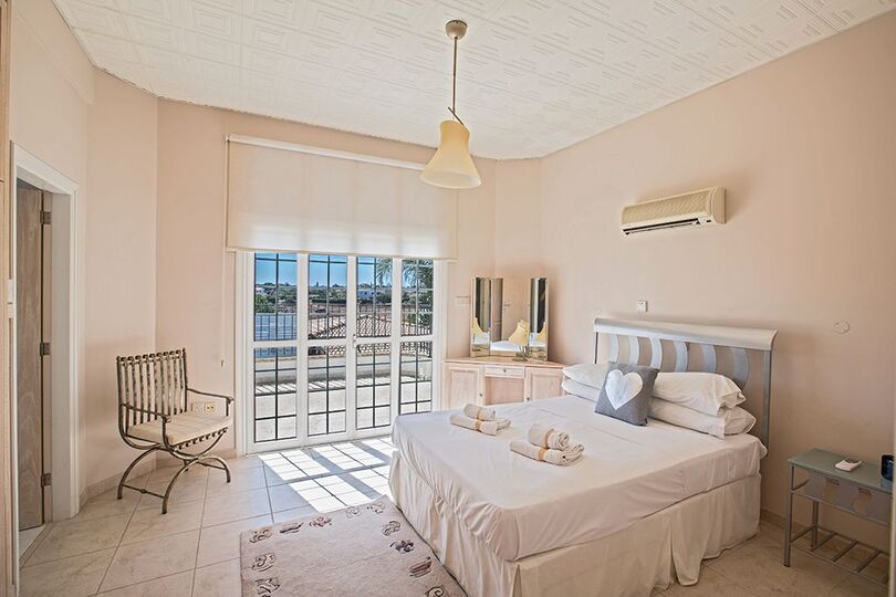 Ihre Traum-Ferienvilla mit privatem Pool in Protaras exklusivster Nachbarschaft, Paralimni Villa 1219