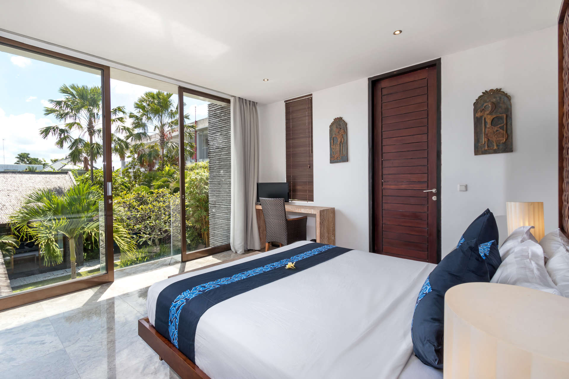 Wunderschöne 5-Sterne-Ferienvilla in erstklassiger Lage in Seminyak. Buchen Sie frühzeitig, um Ihre Daten zu sichern, Villa Bali 2016
