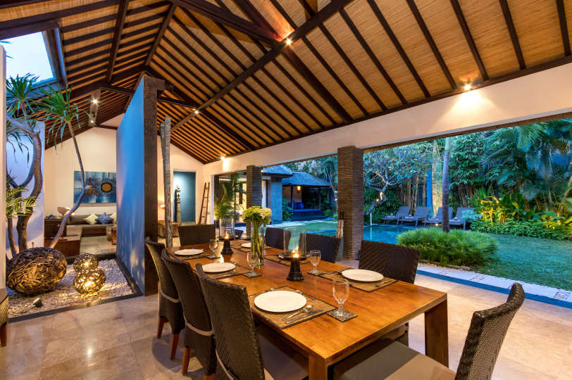 Wunderschöne 5-Sterne-Ferienvilla in erstklassiger Lage in Seminyak. Buchen Sie frühzeitig, um Ihre Daten zu sichern, Villa Bali 2016