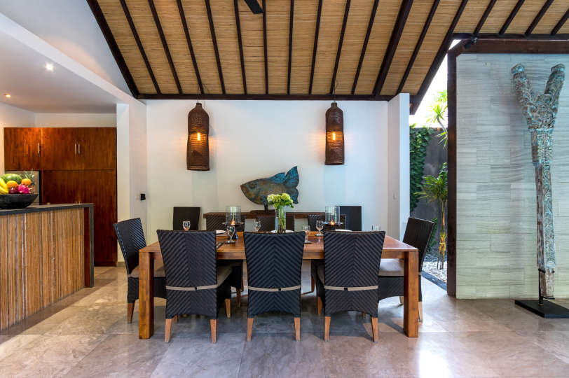 Wunderschöne 5-Sterne-Ferienvilla in erstklassiger Lage in Seminyak. Buchen Sie frühzeitig, um Ihre Daten zu sichern, Villa Bali 2016