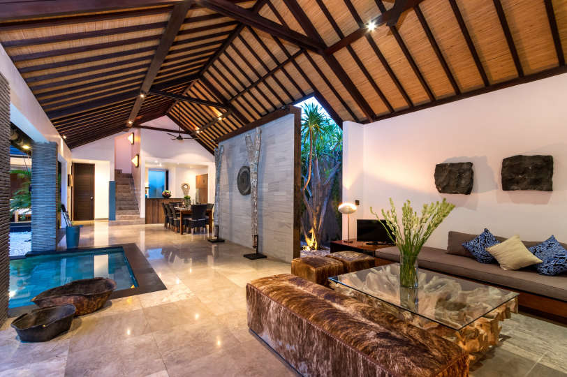 Wunderschöne 5-Sterne-Ferienvilla in erstklassiger Lage in Seminyak. Buchen Sie frühzeitig, um Ihre Daten zu sichern, Villa Bali 2016
