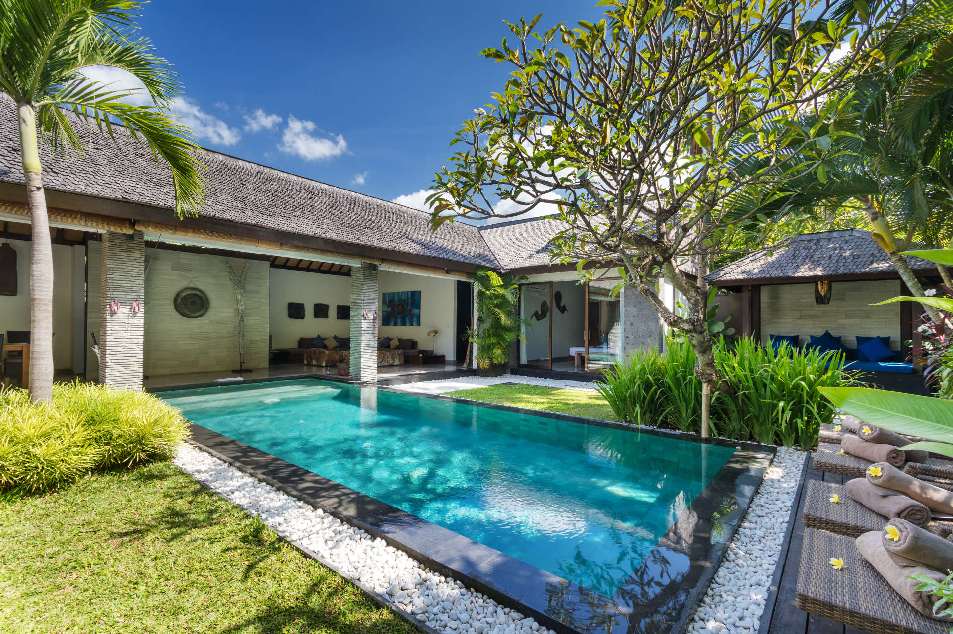 Wunderschöne 5-Sterne-Ferienvilla in erstklassiger Lage in Seminyak. Buchen Sie frühzeitig, um Ihre Daten zu sichern, Villa Bali 2016