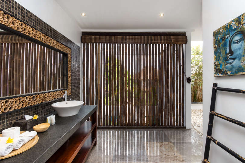 Wunderschöne 5-Sterne-Ferienvilla in erstklassiger Lage in Seminyak. Buchen Sie frühzeitig, um Ihre Daten zu sichern, Villa Bali 2016