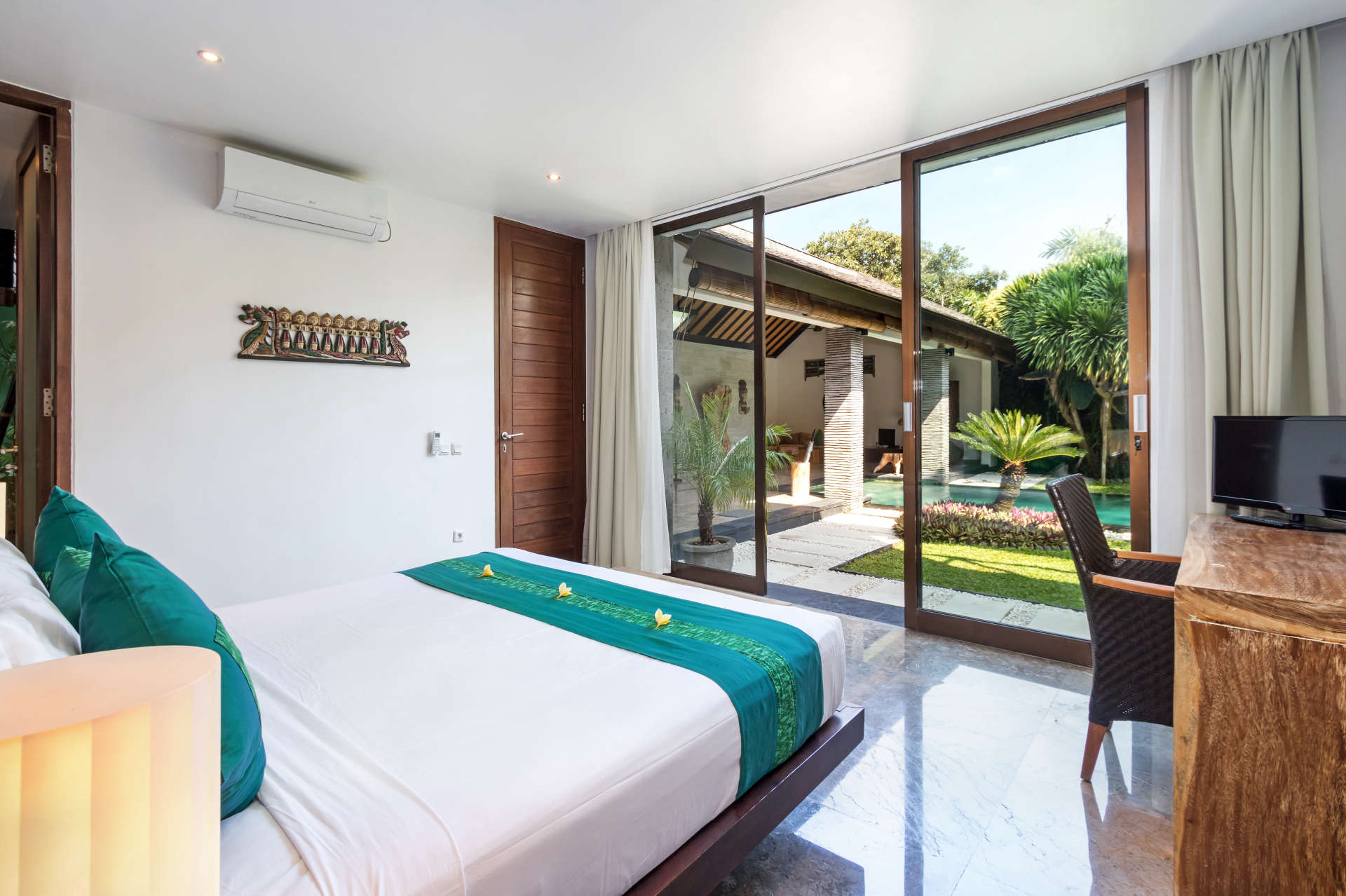 Wunderschöne 5-Sterne-Ferienvilla in erstklassiger Lage in Seminyak. Buchen Sie frühzeitig, um Ihre Daten zu sichern, Villa Bali 2026
