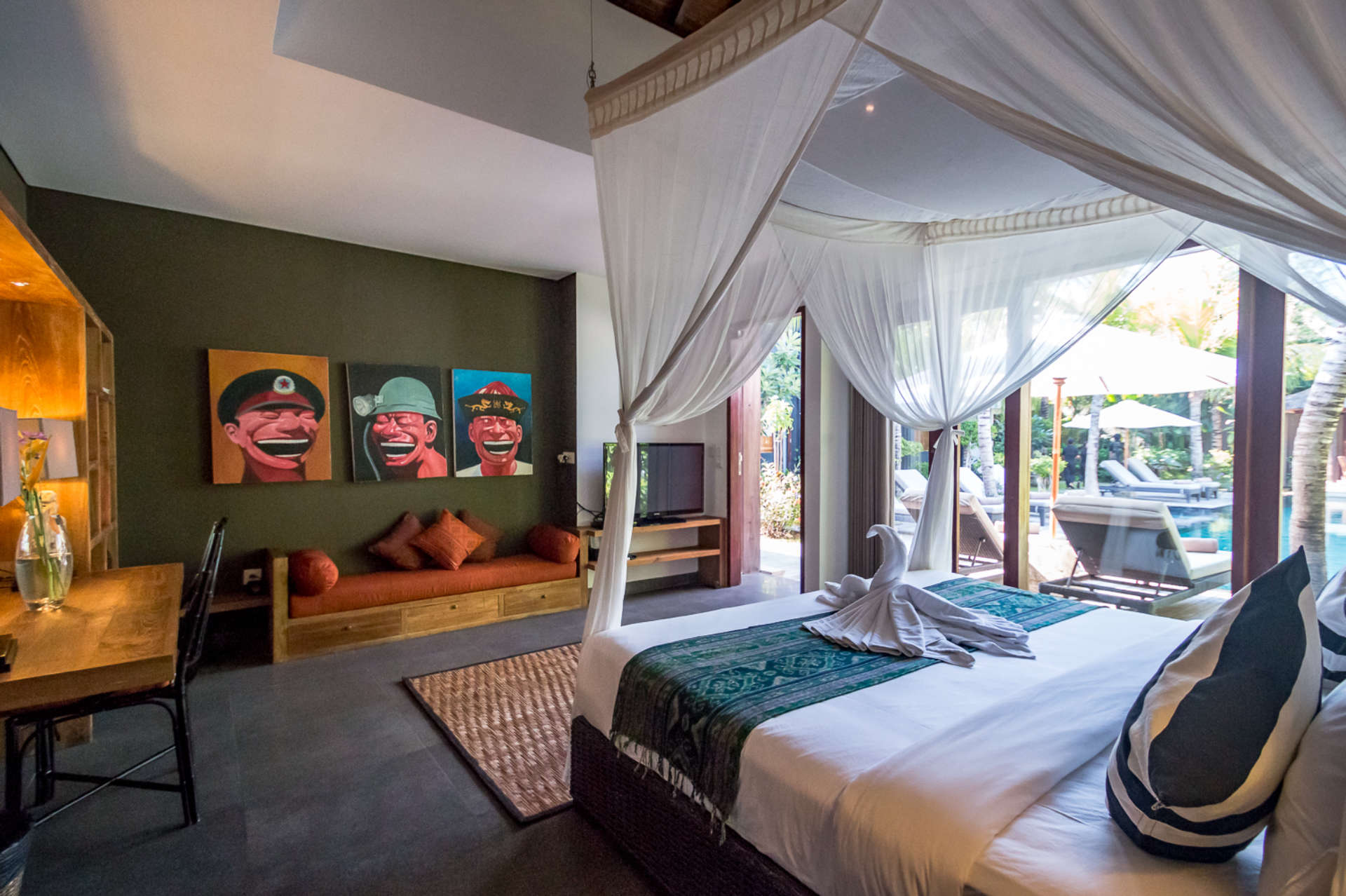 So mieten Sie Ihre eigene private Luxus-Ferienvilla in Seminyak günstiger als im Standardhotel Villa Bali 2040