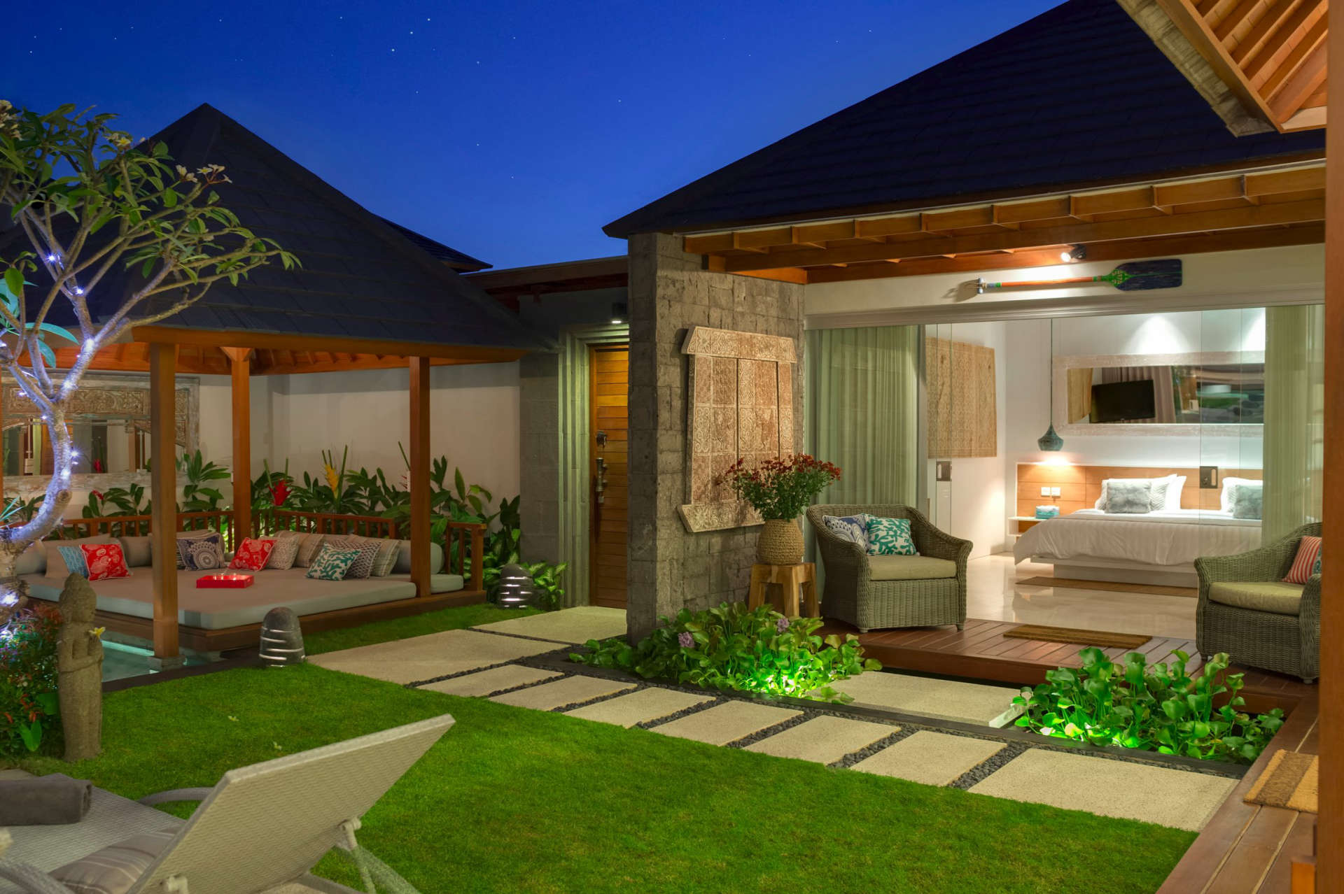Stellen Sie sich vor, Ihre Familie mietet eine luxuriöse Ferienvilla in der Nähe der Hauptattraktionen von Seminyak, Villa Bali 2043