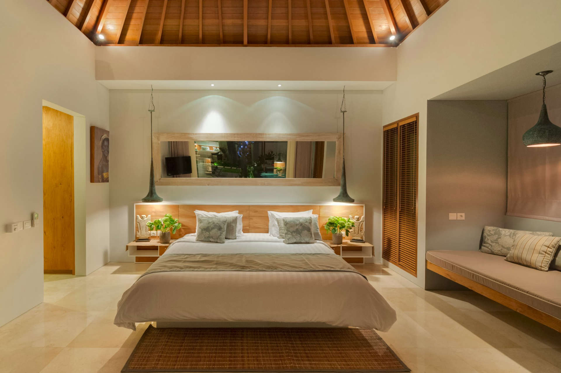 Stellen Sie sich vor, Ihre Familie mietet eine luxuriöse Ferienvilla in der Nähe der Hauptattraktionen von Seminyak, Villa Bali 2043