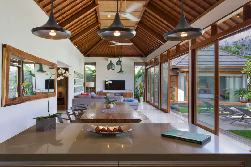 Stellen Sie sich vor, Ihre Familie mietet eine luxuriöse Ferienvilla in der Nähe der Hauptattraktionen von Seminyak, Villa Bali 2043