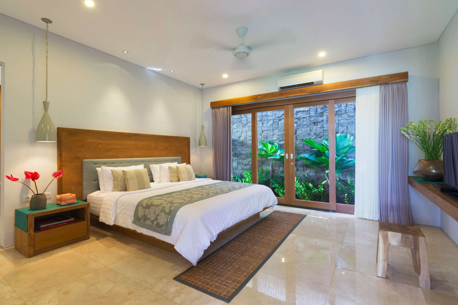 Stellen Sie sich vor, Ihre Familie mietet eine luxuriöse Ferienvilla in der Nähe der Hauptattraktionen von Seminyak, Villa Bali 2043