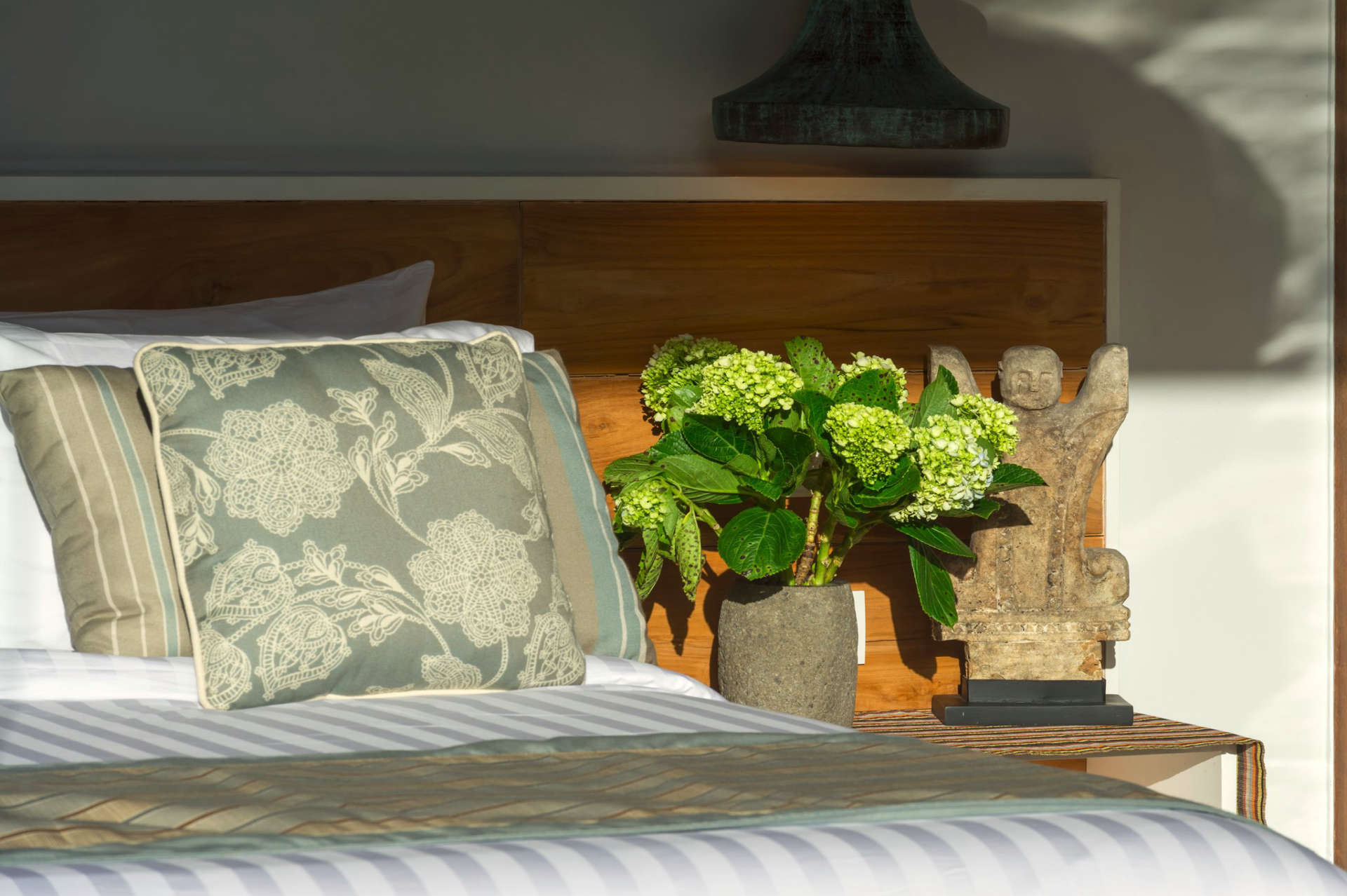 Stellen Sie sich vor, Ihre Familie mietet eine luxuriöse Ferienvilla in der Nähe der Hauptattraktionen von Seminyak, Villa Bali 2043