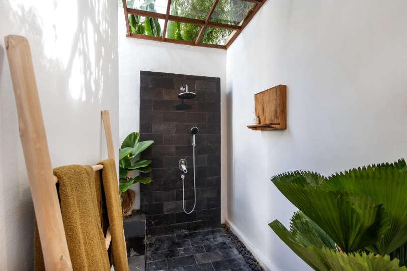 Wunderschöne 5-Sterne-Ferienvilla in bester Lage in Seminyak, Villa Bali 2046