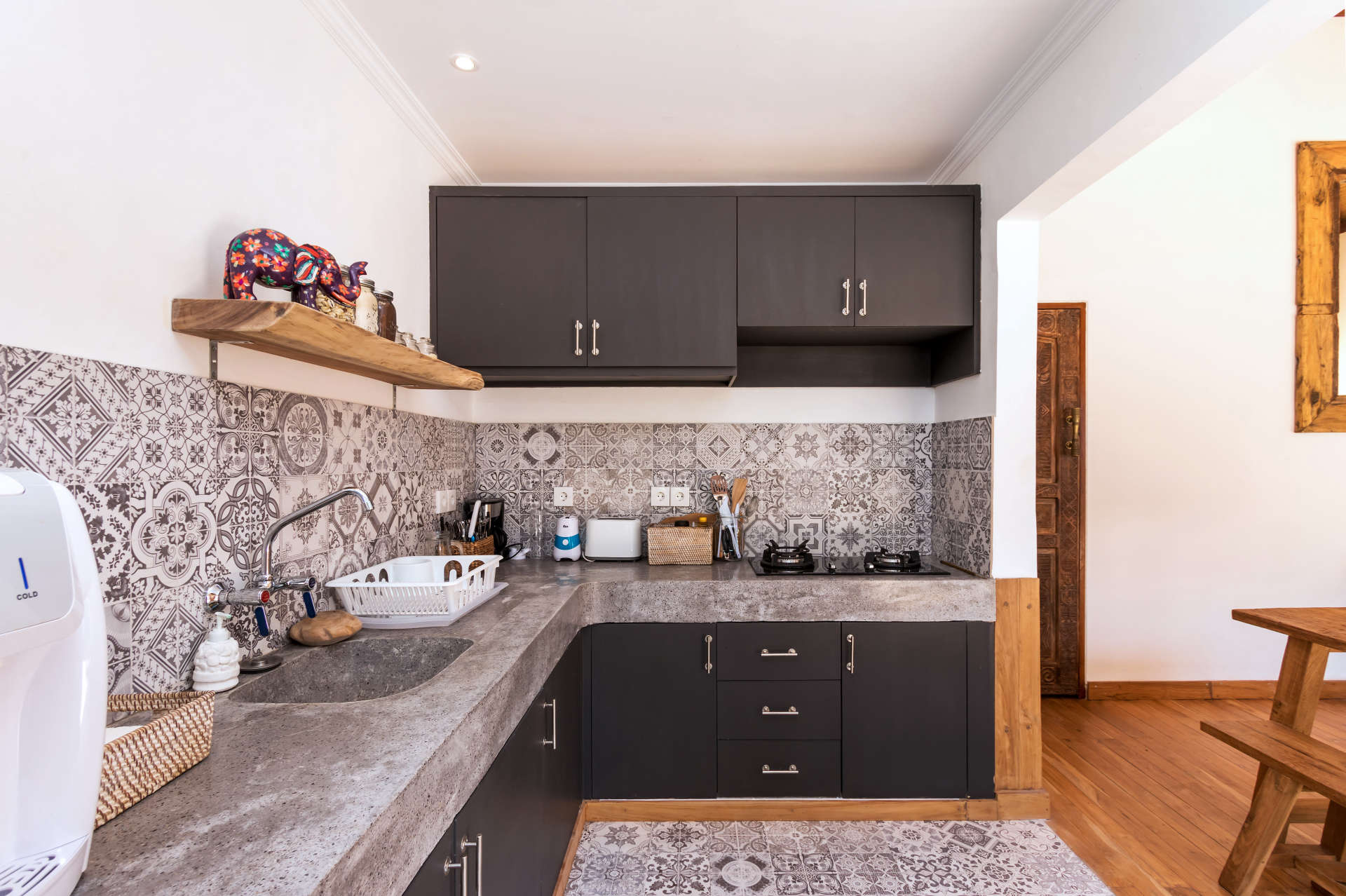 Wunderschöne 5-Sterne-Ferienvilla in bester Lage in Seminyak, Villa Bali 2046